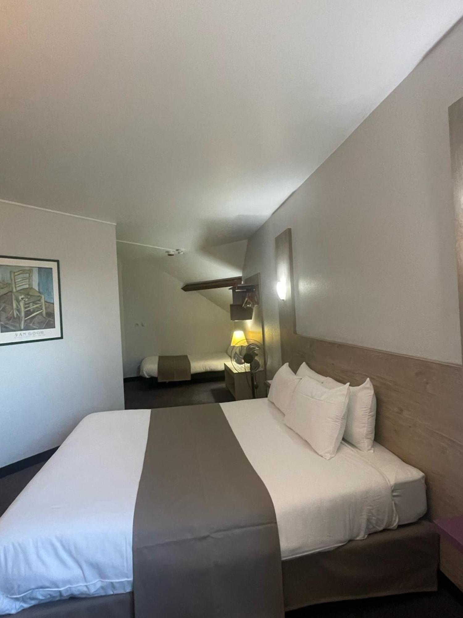 Kyriad Fargeau Ponthierry - Apollonia 3*